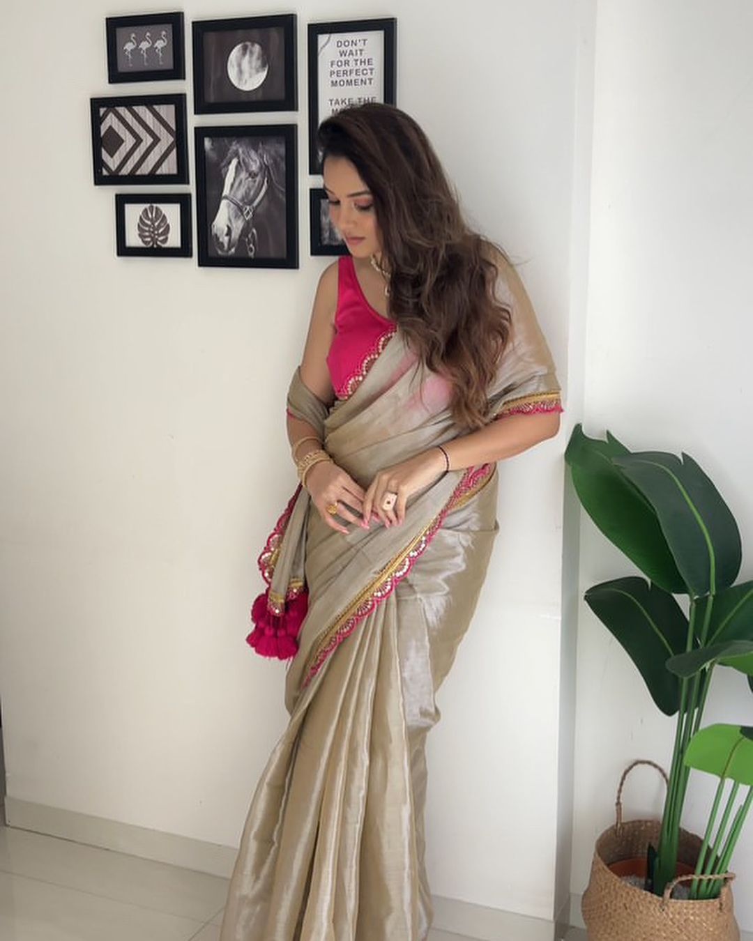 Luxurious Jimichu Tissue Saree with Sequence & Thread Butta Work Lace