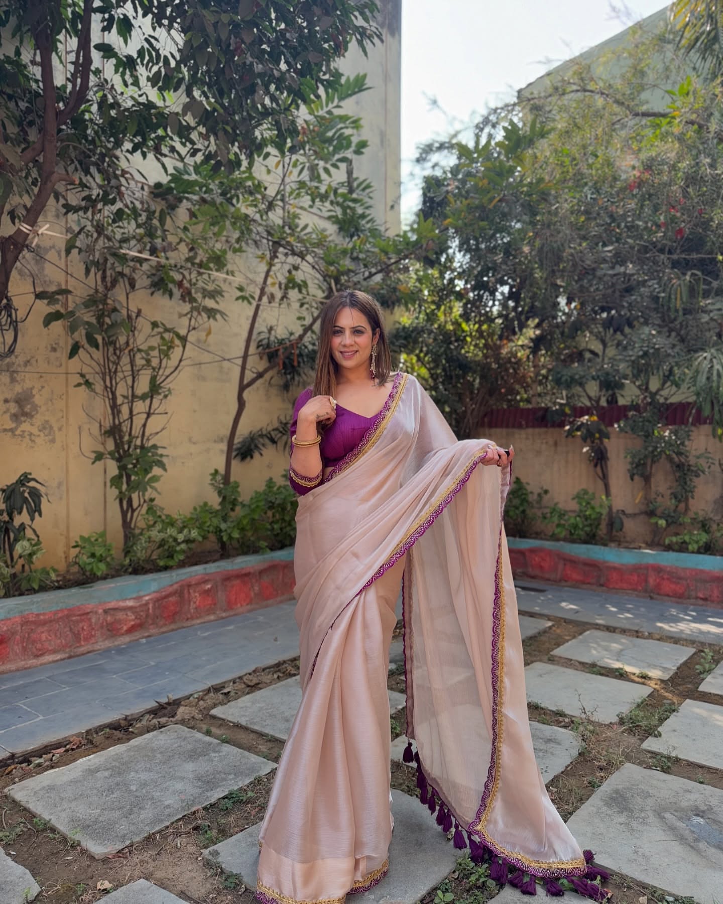 Luxurious Jimichu Tissue Saree with Sequence & Thread Butta Work Lace