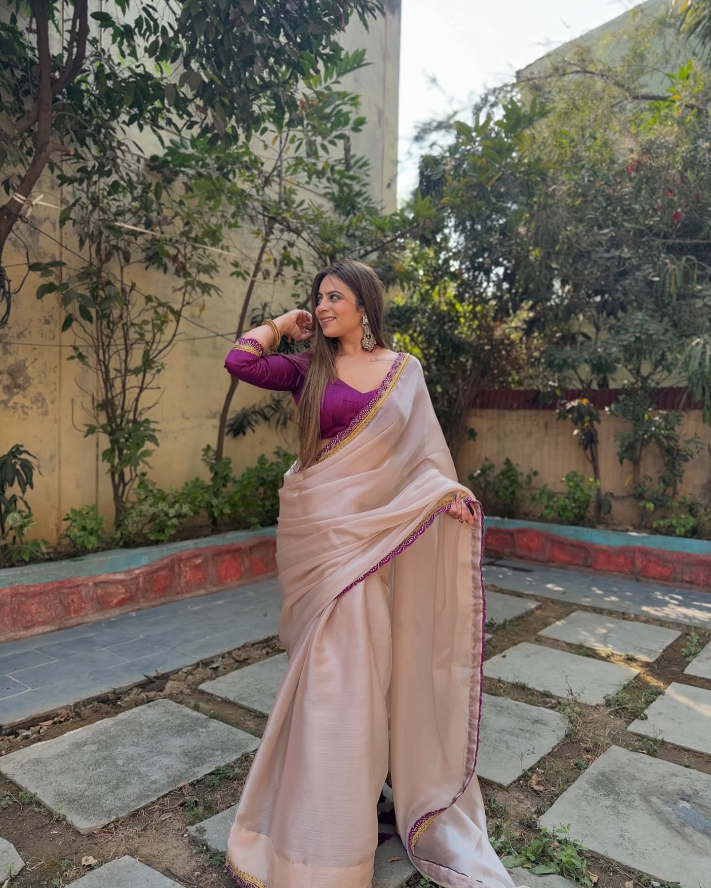 Luxurious Jimichu Tissue Saree with Sequence & Thread Butta Work Lace
