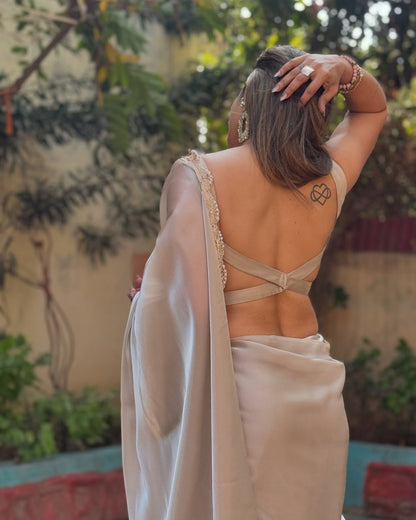 Glamorous Jimichu Tissue Saree with Pearl Dori Lace