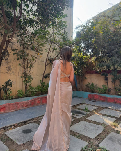 Glamorous Jimichu Tissue Saree with Pearl Dori Lace